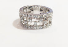 Load image into Gallery viewer, Floating Diamond Band