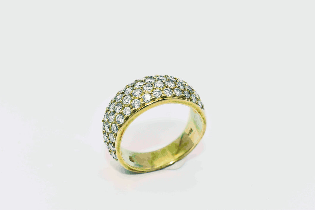 Fine yellow gold and pave band ring with 2 cts diamonds