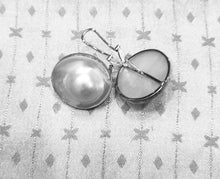 Load image into Gallery viewer, &quot;Fried Egg&quot; Mabe Pearl Earrings
